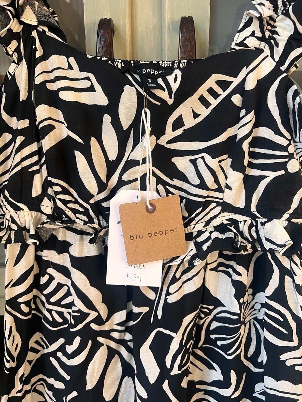 Blu Pepper Black and White Tropical Floral Ruffle Midi Dress Small NWT - Picture 3 of 7